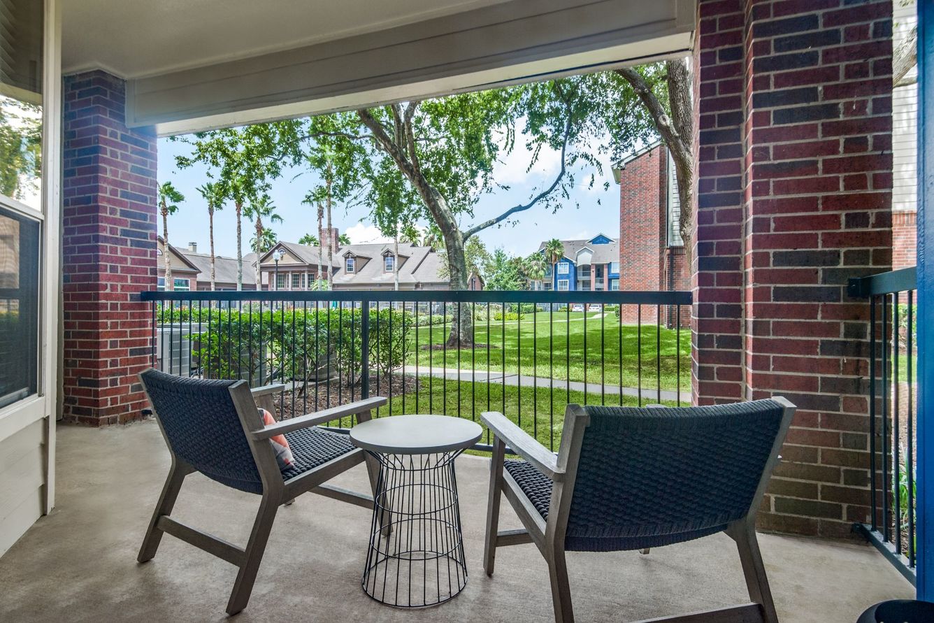 Briar Forest Apartments Aventura on Briar Forest